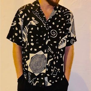 Urban Outfitters ‘80s Print Rayon Short Sleeve Button Down Shirt | Medium